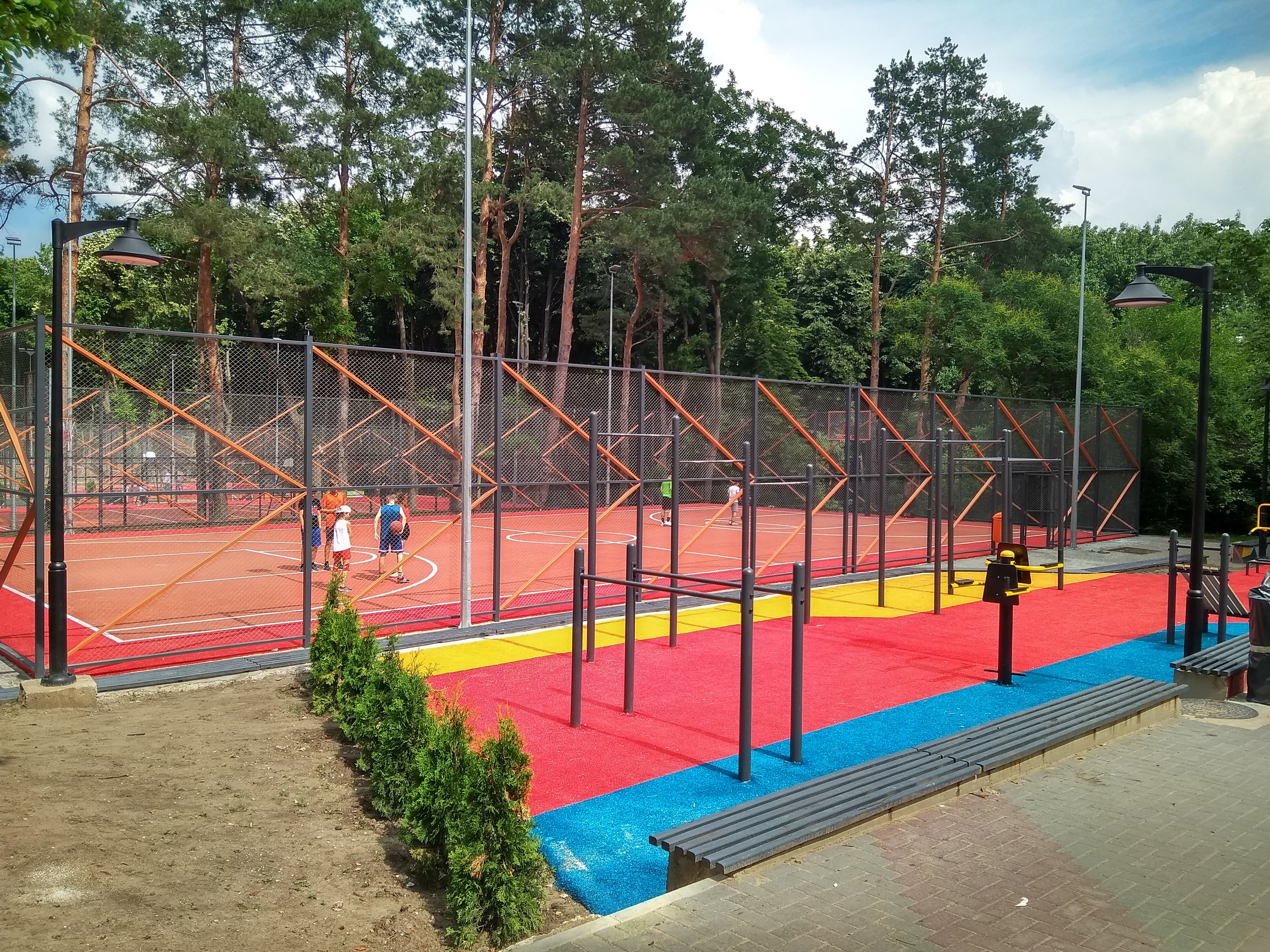 Teren sportiv în aer liber — Rose Valley Park (Parcul Valea Trandafirilor), Chișinău, Republic of Moldova